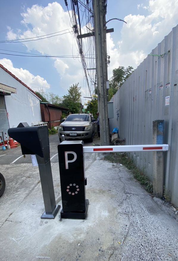 ทางเข้า  ใช้กับคีย์การ์ด และ หยอดเหรียญ สำหรับ มอเตอร์ไซต์