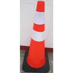 PVC Cone (Black Base)
