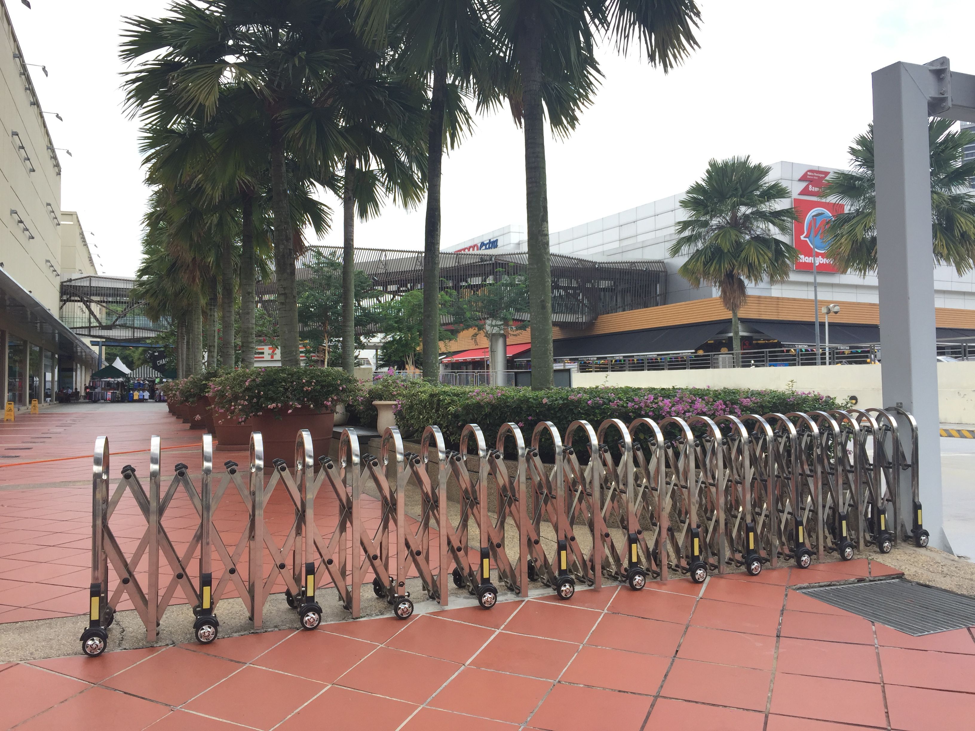 ประตูโฟลดิ้งเกท Folding Gate (FDG-02) — มุมมองการติดตั้ง