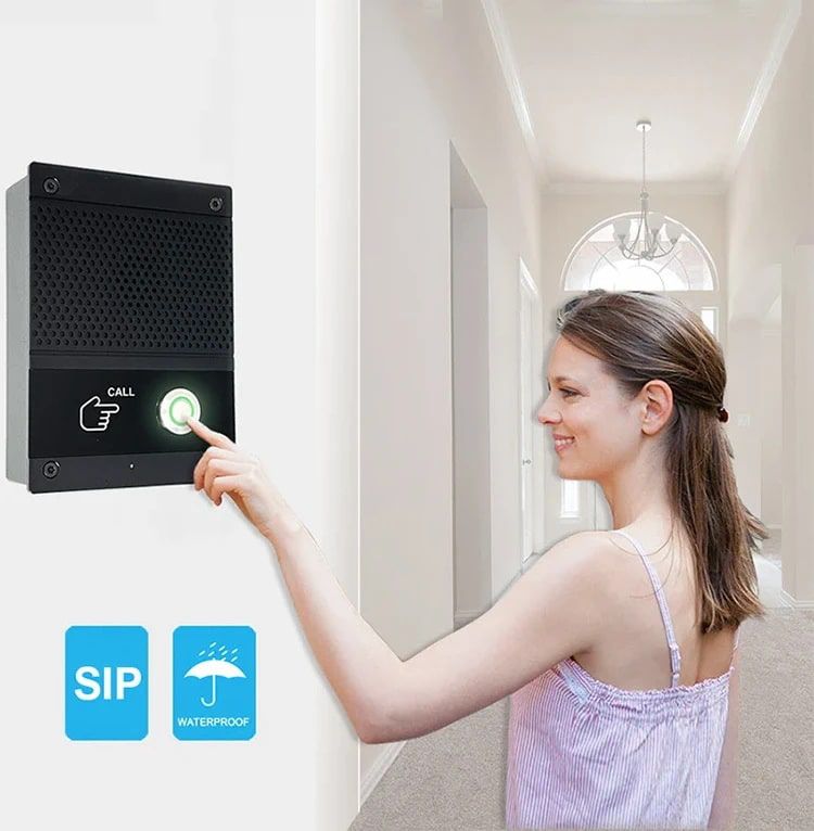 เครื่องแจ้งเหตุฉุกเฉิน SOS-ZA01 Voice SOS Intercom สีดำติดตั้งบนผนัง มุมมองด้านหน้าแสดงปุ่มกด Call พร้อมไฟสถานะสีเขียว