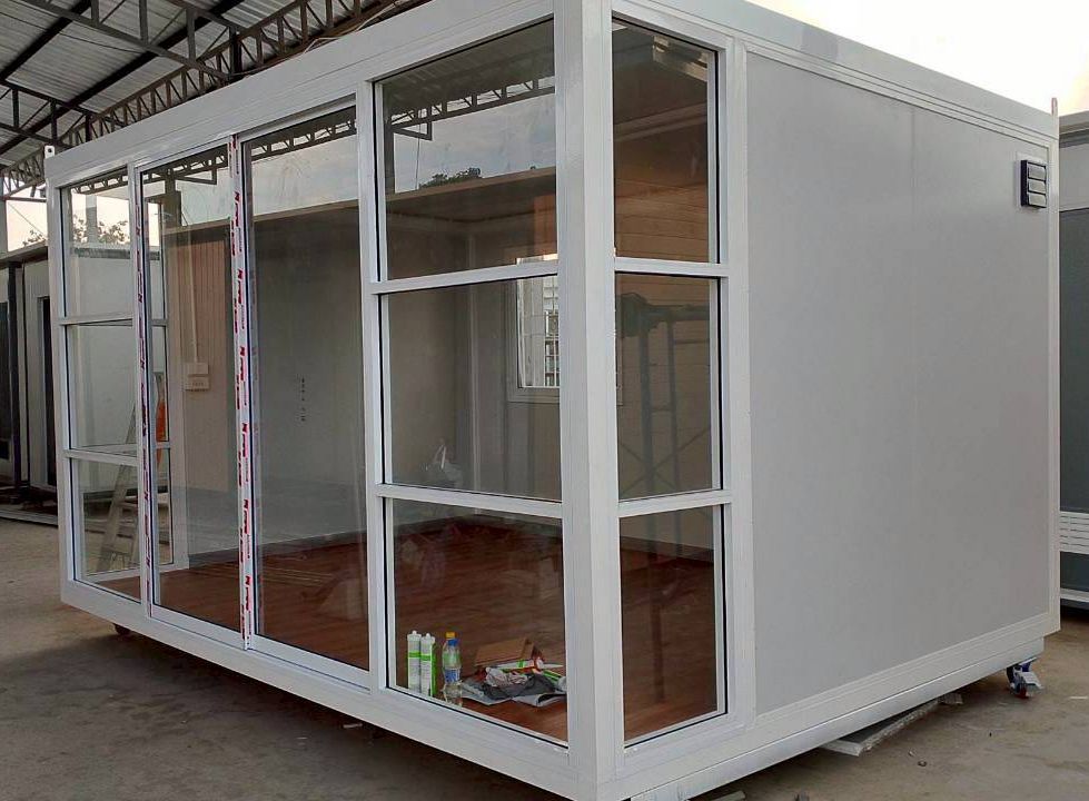 ออฟฟิศสำเร็จรูป สำนักงานผนังกระจก 6x3 (TEH-CH08) — ภาพหลัก