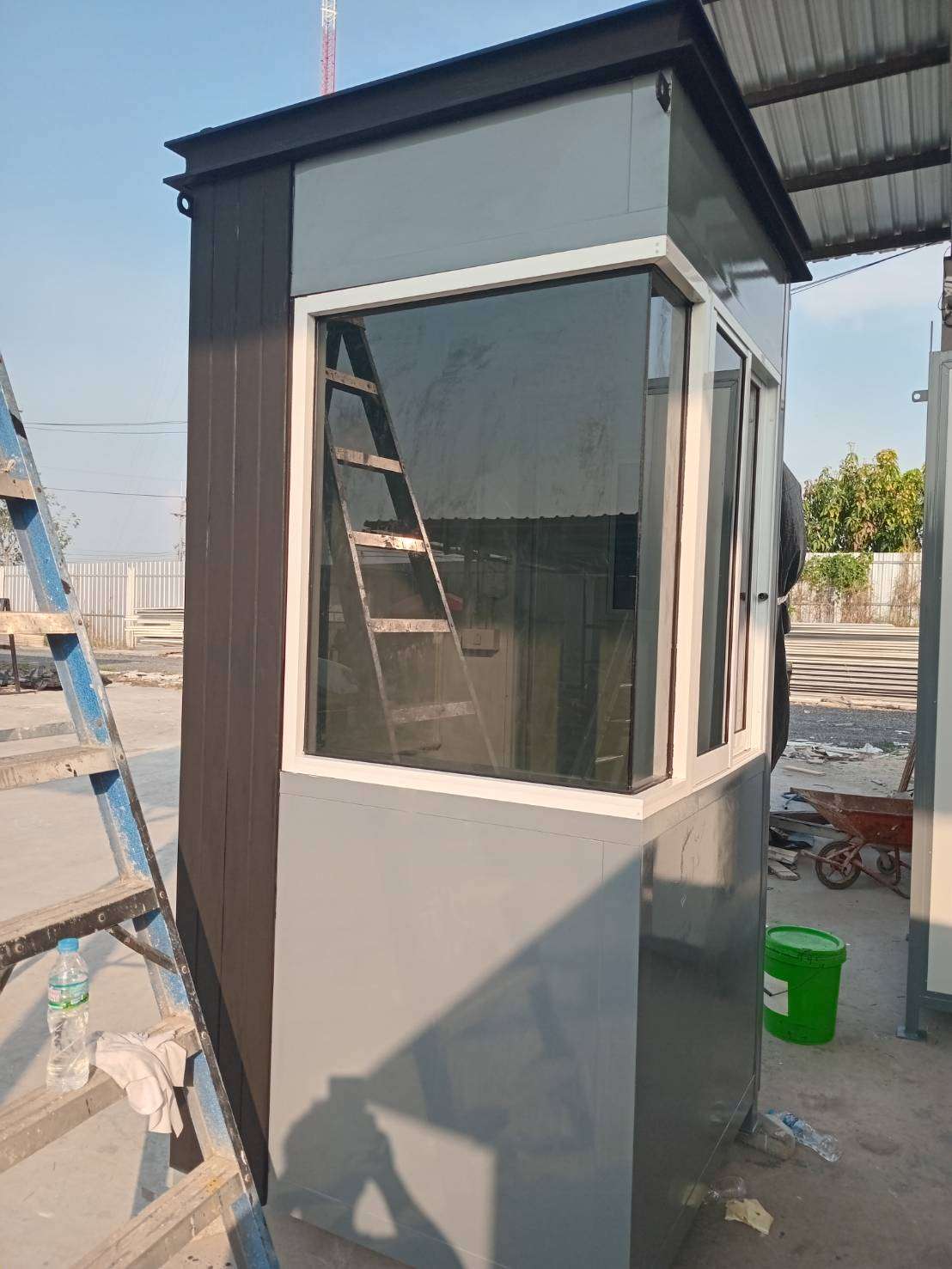 ป้อมยามสำเร็จรูป Guard Booth GB05+ห้องน้ำ ขนาด 3.0x2.0 ม.