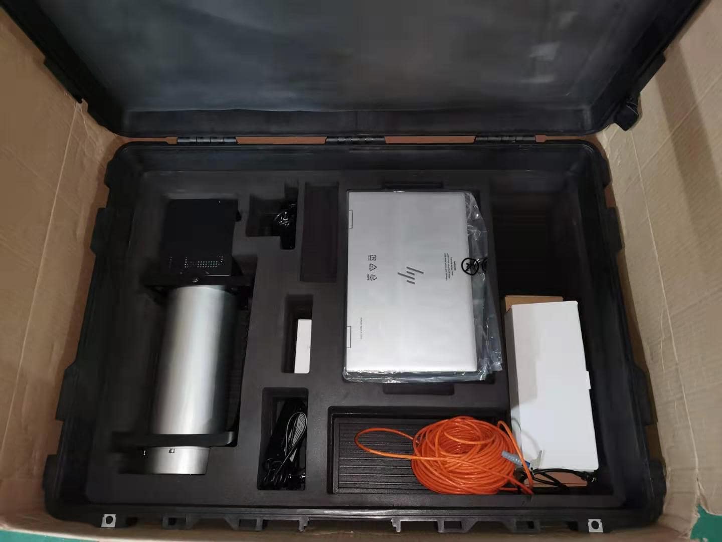 เครื่องแสกนวัตถุต้องสงสัยแบบพกพา Portable X-Ray Scanner