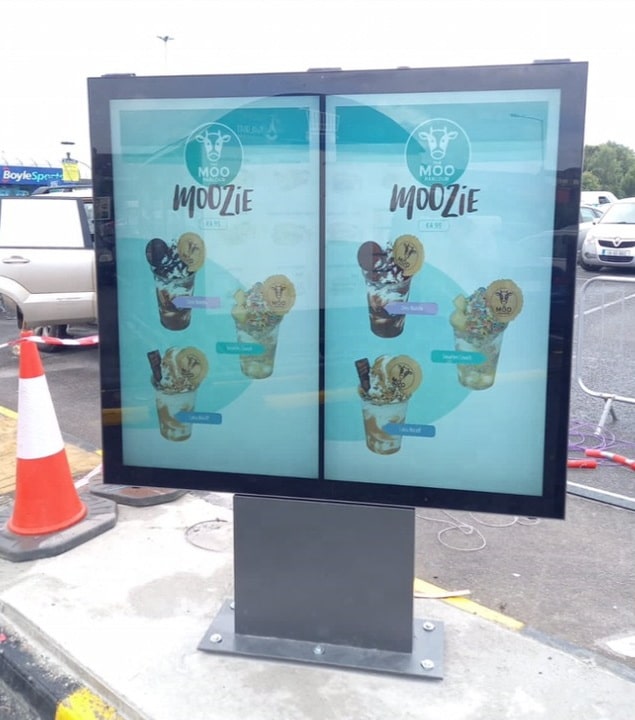 Outdoor Kiosk ป้ายแสดงผลกลางแจ้ง กันน้ำ กันแดด