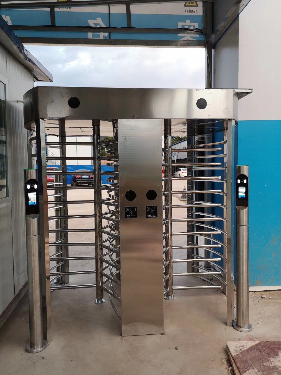 เครื่องแสกนใบหน้าแบบเสา กลางแจ้ง สำหรับมอเตอร์ไซต์ Face Recognition Outdoor + เสา