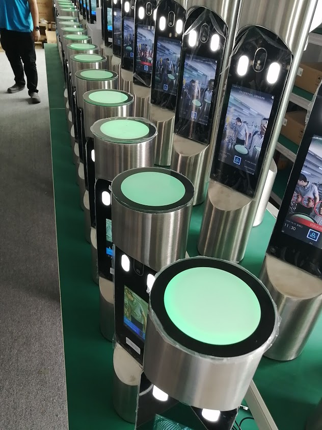 เครื่องแสกนใบหน้าแบบเสา กลางแจ้ง สำหรับมอเตอร์ไซต์ Face Recognition Outdoor + เสา