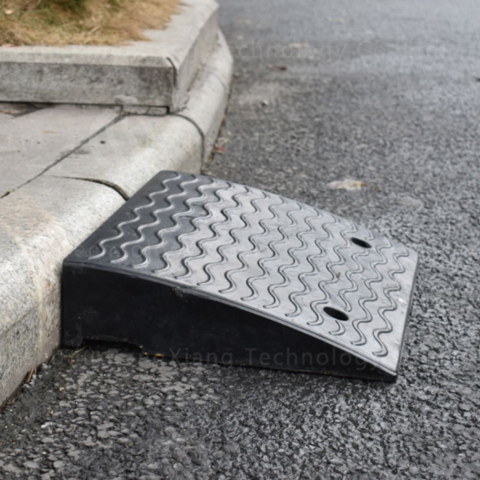 Rubber Kerb Ramp