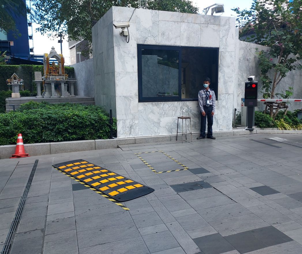 ยางชะลอความเร็วแบบ เตี้ย