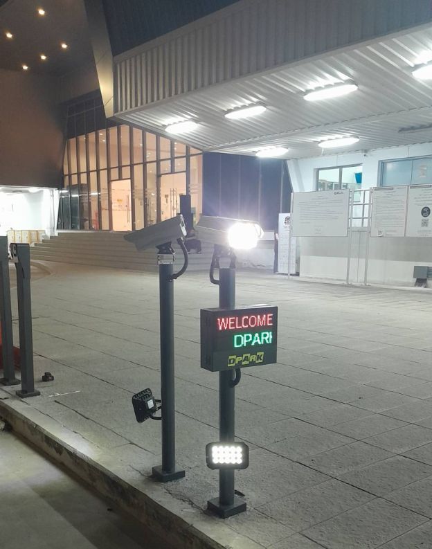 กล้องอ่านทะเบียน กลางคืน พร้อมป้ายแสดงผล  matrix ภาษาไทย