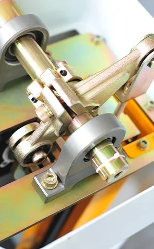 กลไกเฟืองตัวหนอน (Worm-gear) และก้านส่งกำลังของมอเตอร์ DC Brushless ไม้กั้นรถยนต์ CP-CPG132
