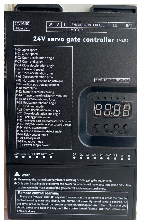 ขั้วต่อสายไฟ ขั้วต่อมอเตอร์ และพอร์ตเชื่อมต่อสัญญาณของบอร์ด CP-CT05