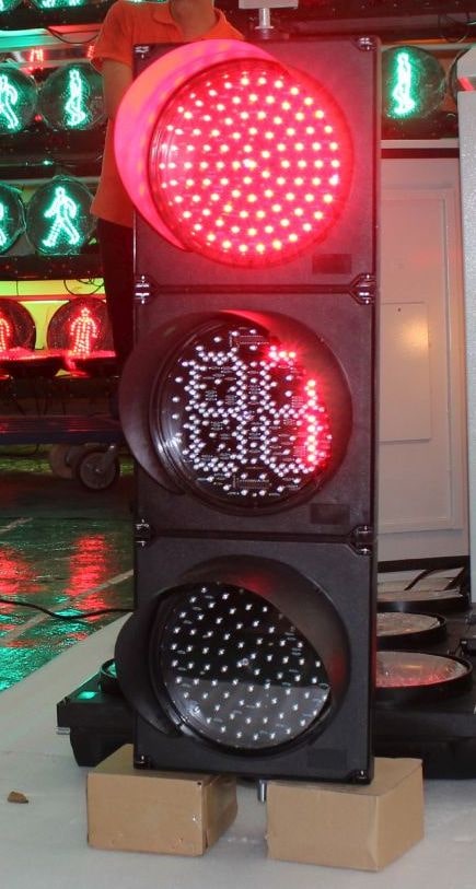 TE-TLRYG02-CT:ไฟจราจร เขียวเหลืองแดง+Counter 200mm