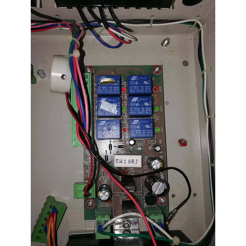 บอร์ด Output ปีกผีเสื้อและสามขา (TS-OutputRelay)