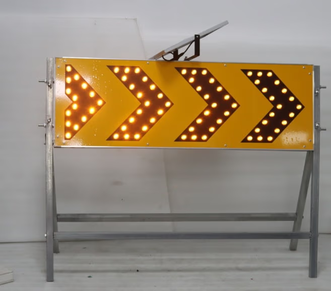 ป้ายลูกศร Solar LED Arrow Sign Chevron
